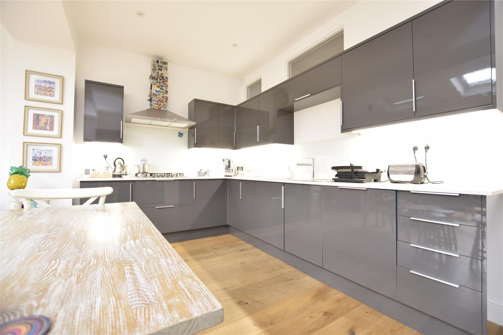 Property photo 2 of 16 Kitchen