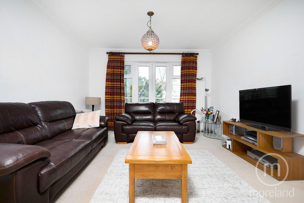 Property photo 2 of 13 4094745