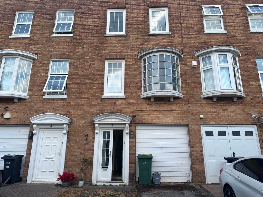 Property photo 2 of 24