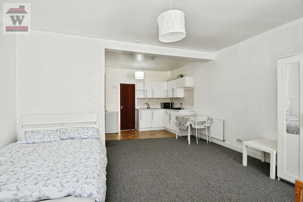 Property photo 1 of 4
