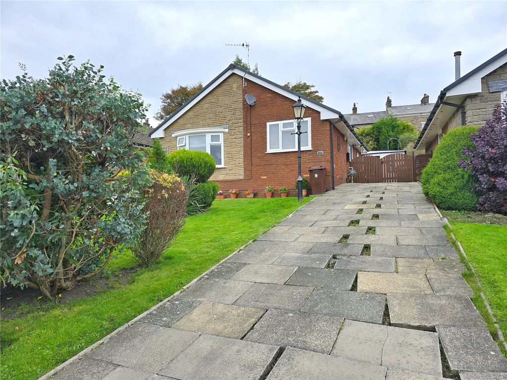 Property photo 1 of 32 Large Driveway