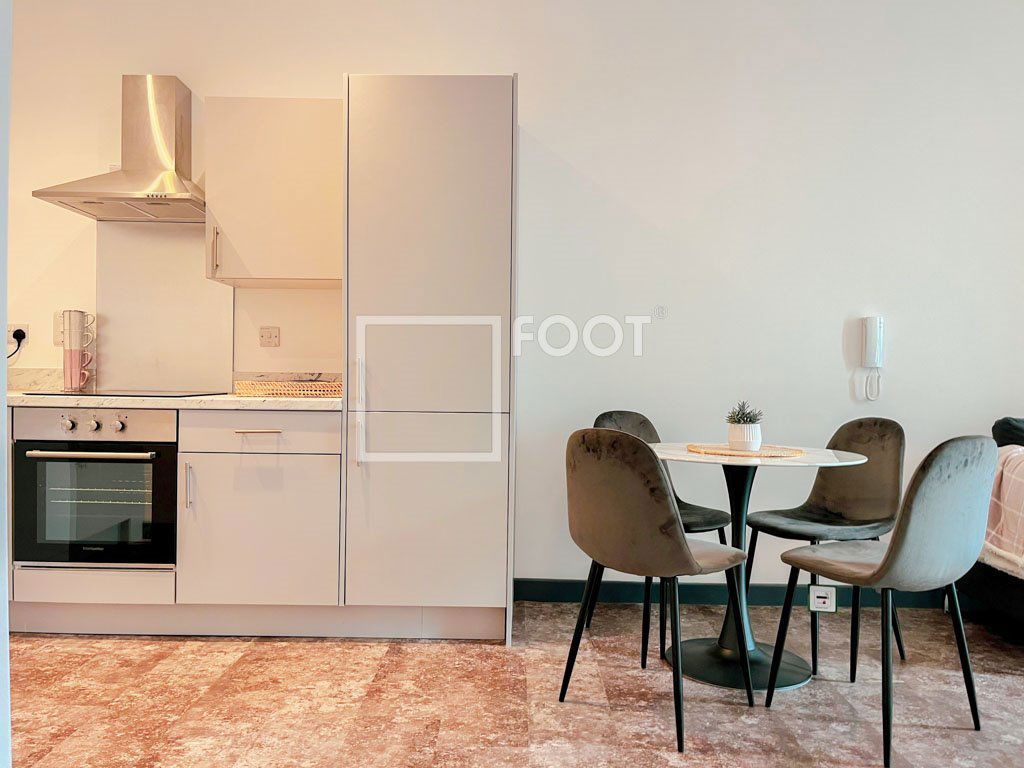 Property photo 2 of 40