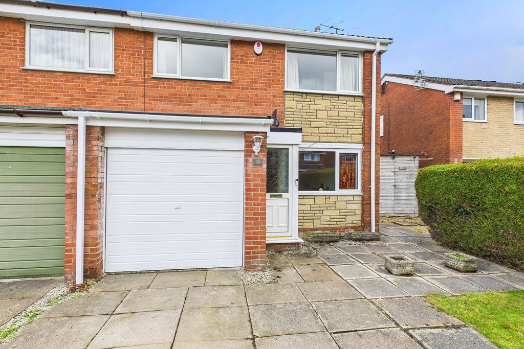 Property photo 2 of 10 Front