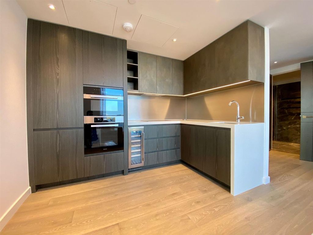 Property photo 3 of 22 8 Thames City (18).Jpeg