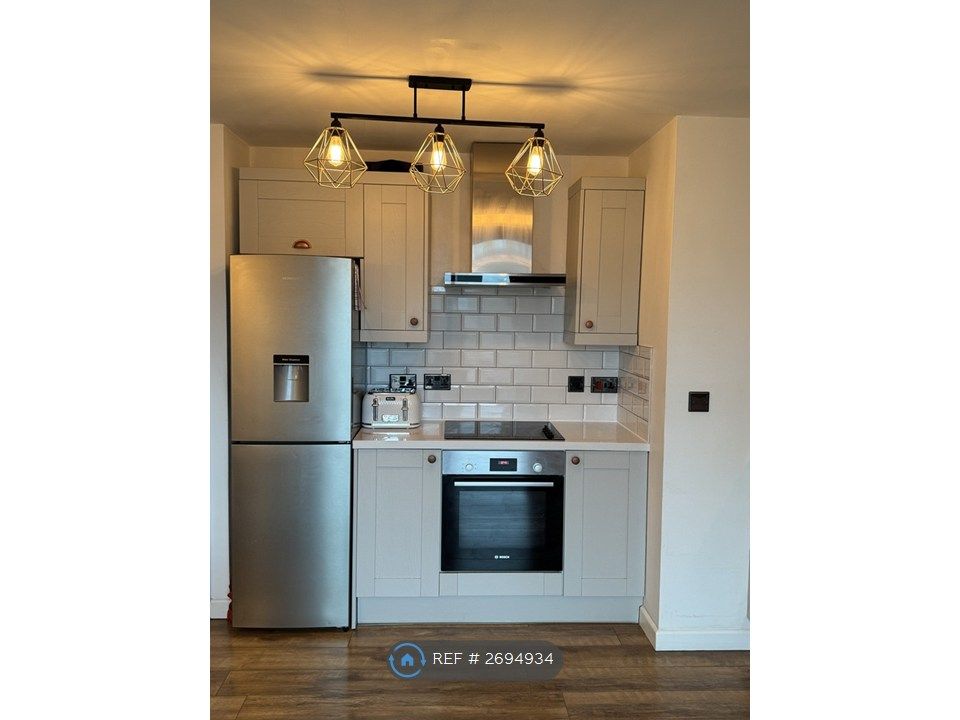 Property photo 3 of 19 Kitchen