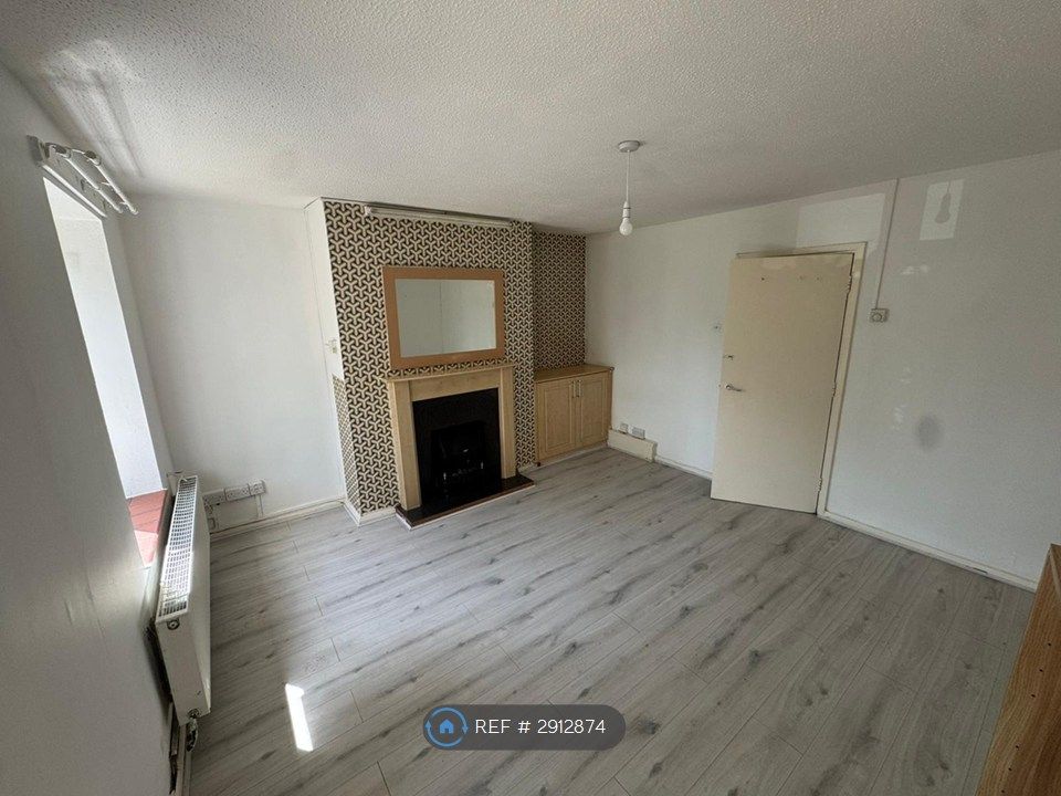 Property photo 2 of 16 Living Room