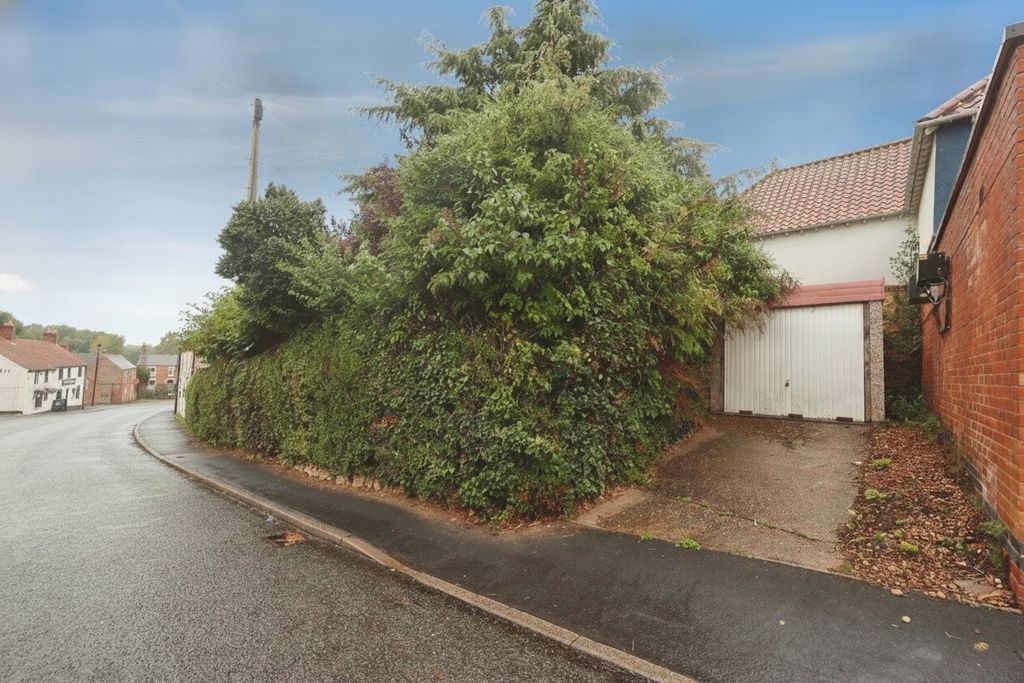 Property photo 3 of 19 5375892