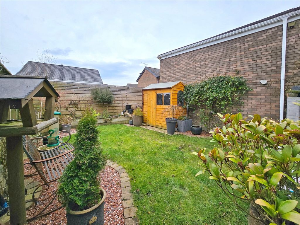 Property photo 2 of 14 Rear Gardens