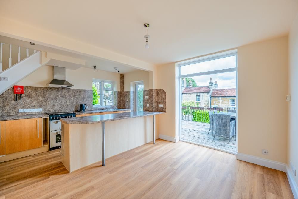 Property photo 3 of 12 10 Arundel Road BA1 6Ef-11.Jpg