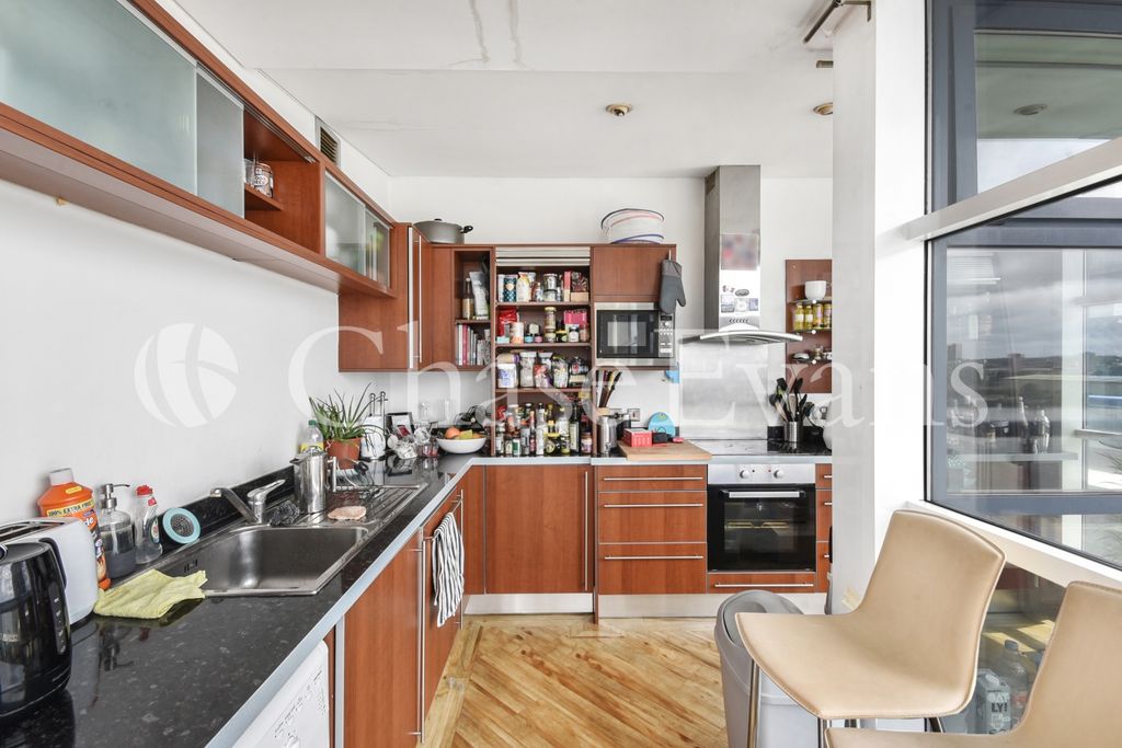 Property photo 2 of 14 Kitchen