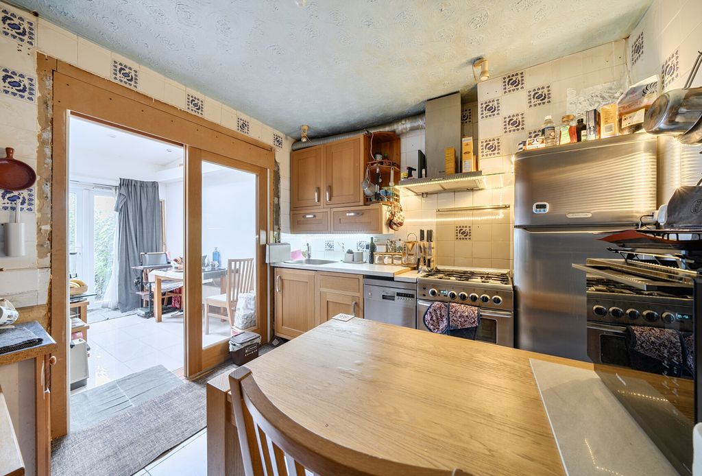 Property photo 3 of 10 1400280-13-696E2B...