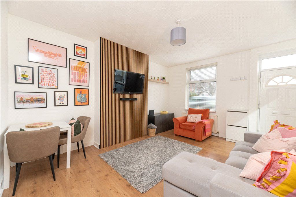 Property photo 3 of 21 Living Room