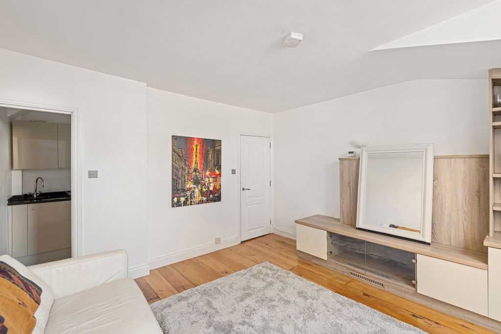 Property photo 3 of 7 Reception Room