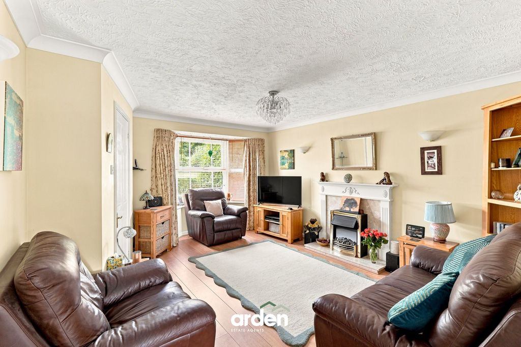 Property photo 2 of 11