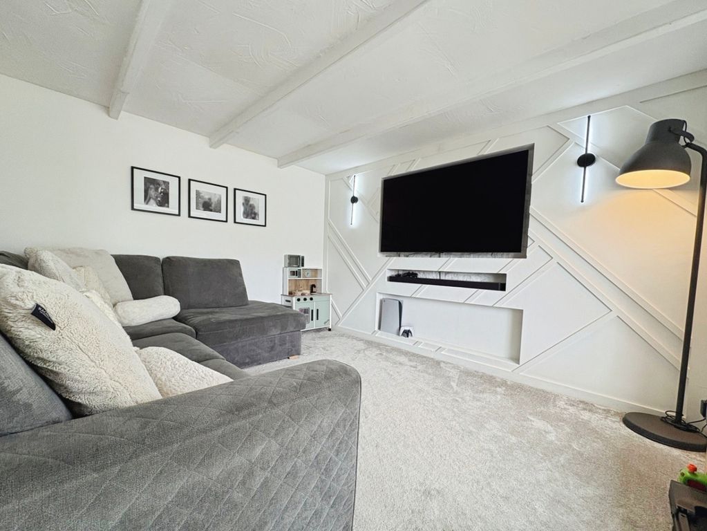 Property photo 3 of 19 5256944