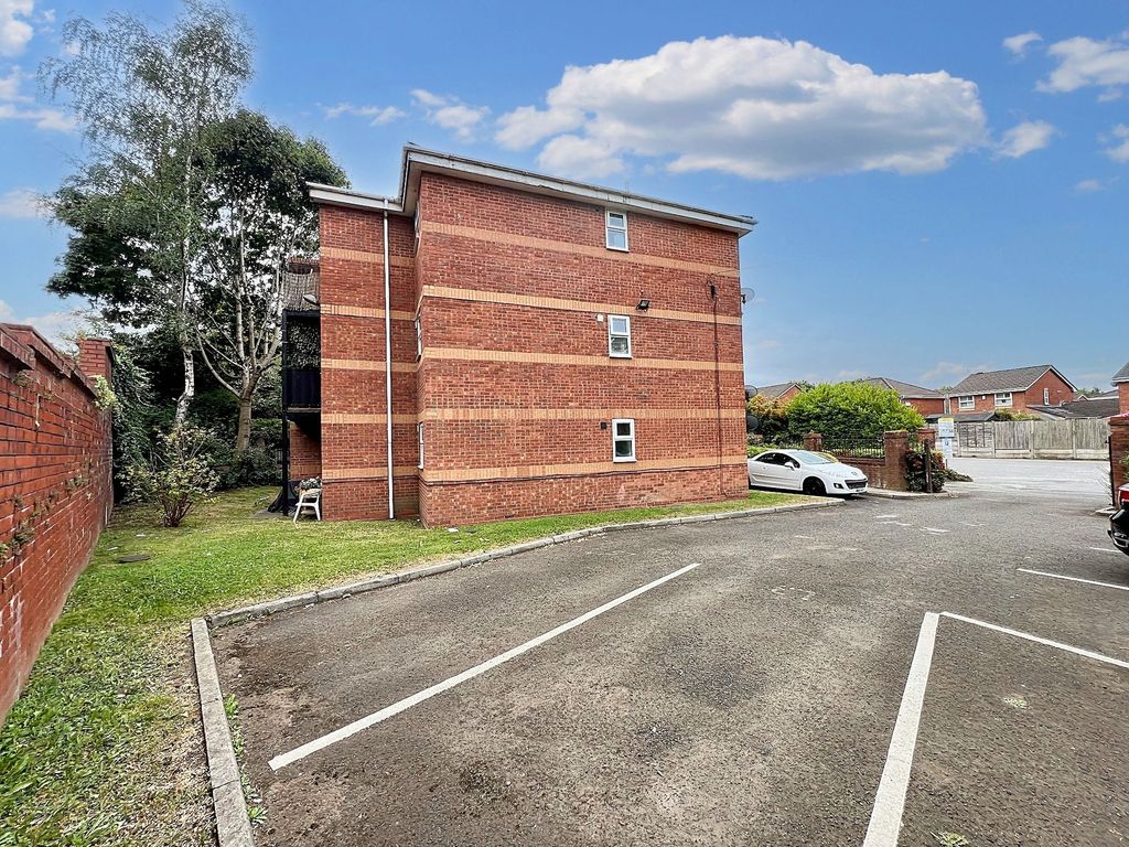 Property photo 3 of 5