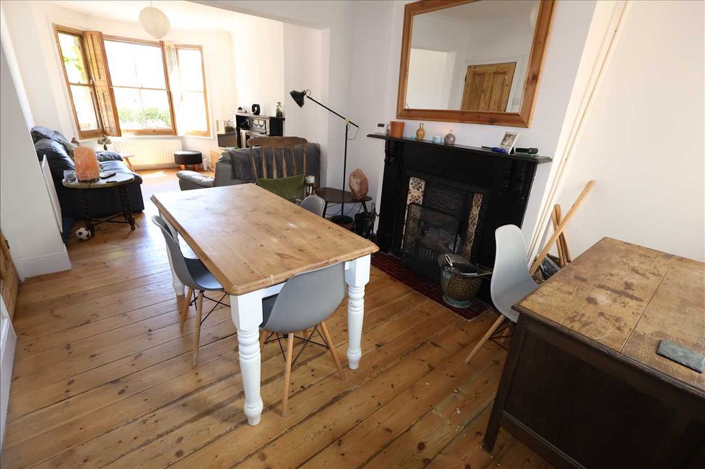 Property photo 2 of 17 Dining Area