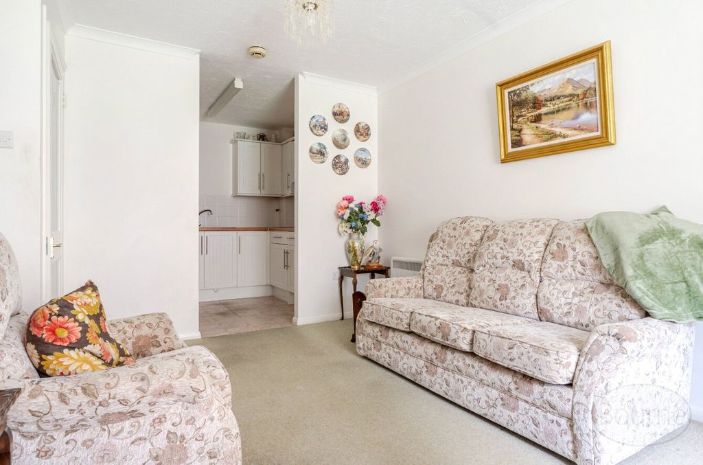 Property photo 2 of 12 Picture No. 11