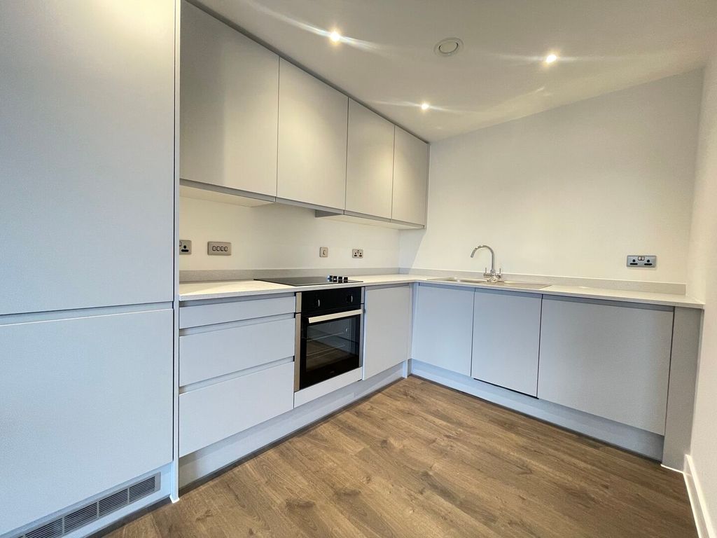 Property photo 3 of 12 Img_33594_5_Original.Jpg