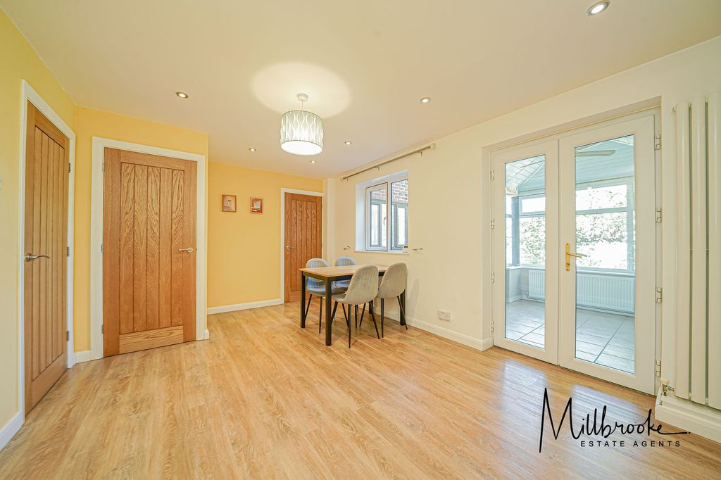 Property photo 3 of 31