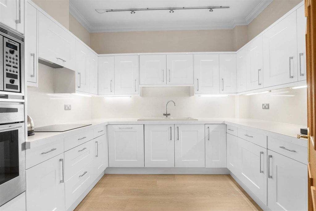 Additional image 7 of 2 bed flat for salePayton Street, Stratford-Upon-Avon CV37