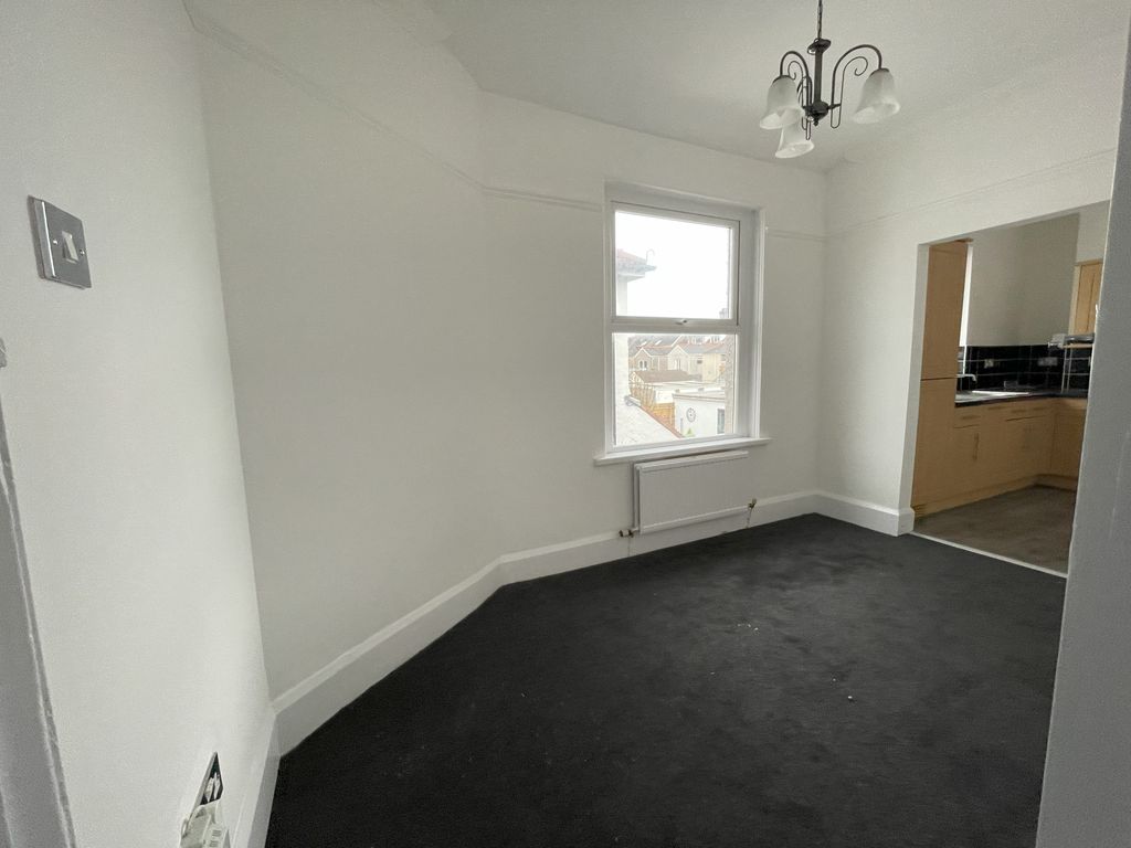 Property photo 3 of 15 Dining Porthcawl Cf36