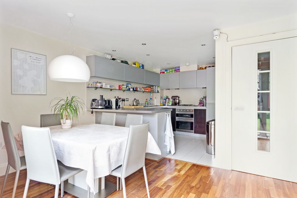 Property photo 2 of 13 Dining Kitchen