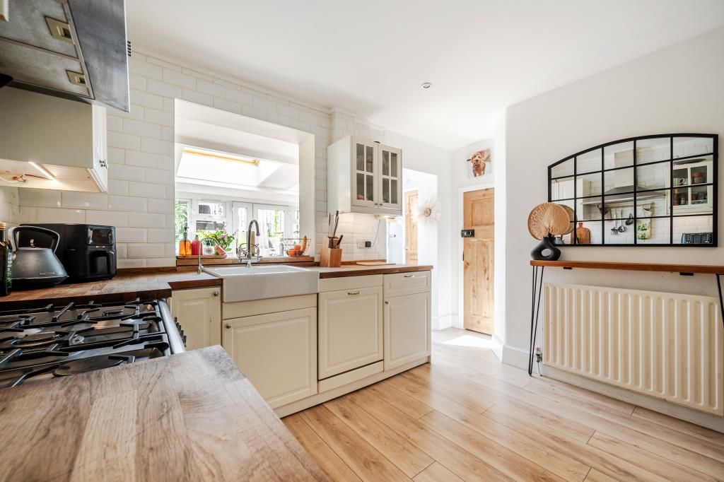 Property photo 2 of 18 Kitchen