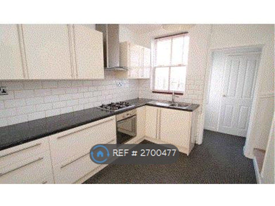 Property photo 3 of 6 Kitchen