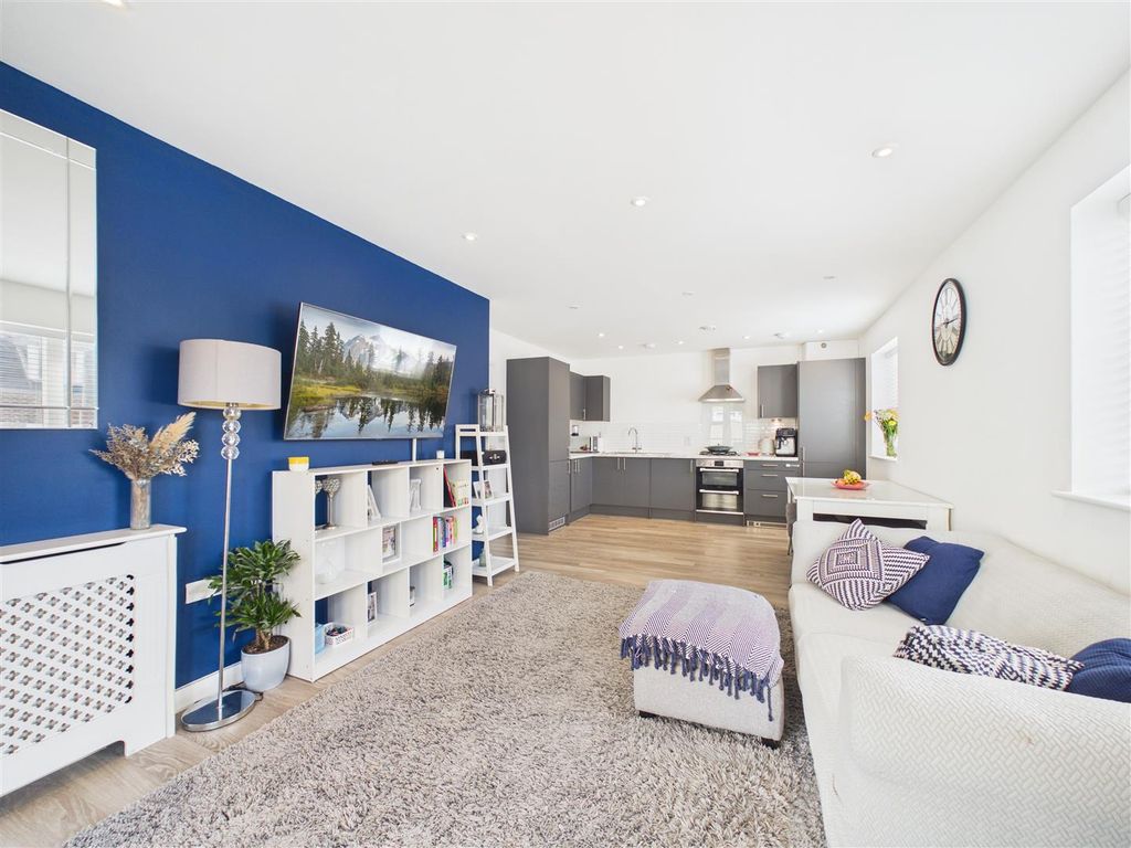 Property photo 3 of 9