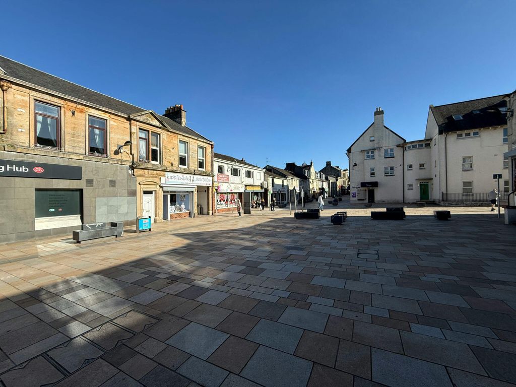 Property photo 3 of 8 Image 5