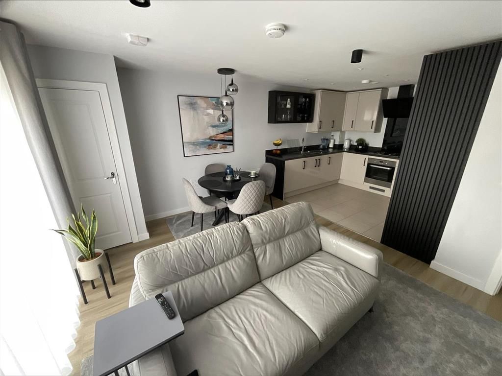 Property photo 3 of 7 Kitchen/Dining Area