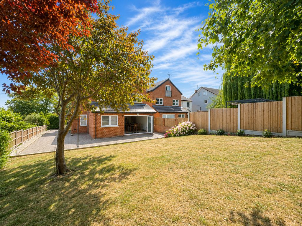 Property photo 2 of 25
