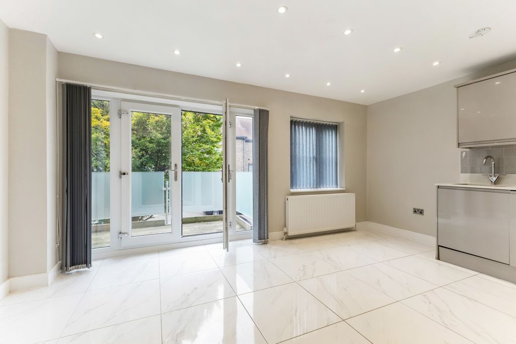 Property photo 2 of 19 99177_Flat 3 Lang...