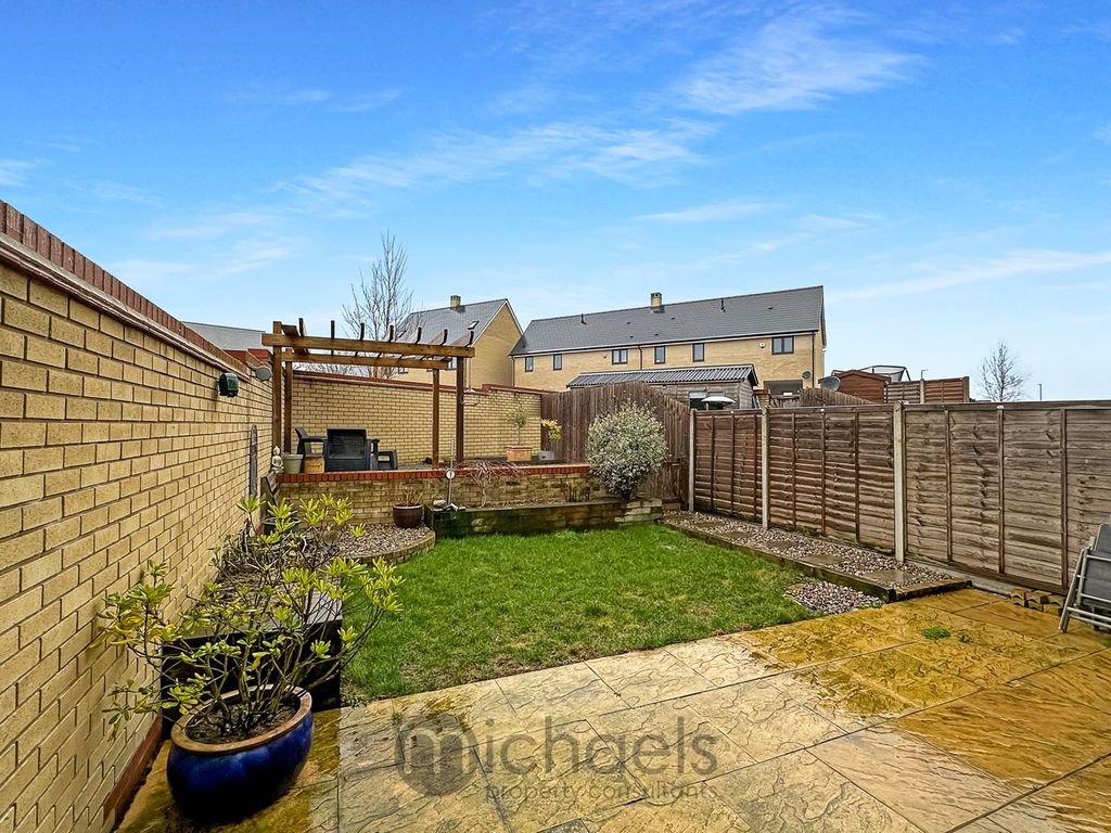 Property photo 2 of 32