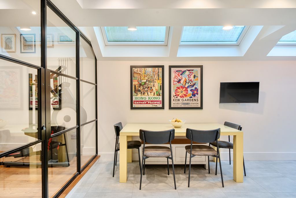 Property photo 2 of 9 Dining Area