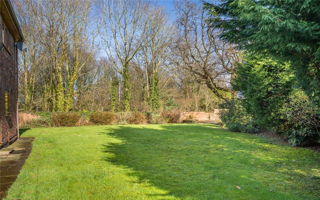 Property photo 3 of 25 Garden