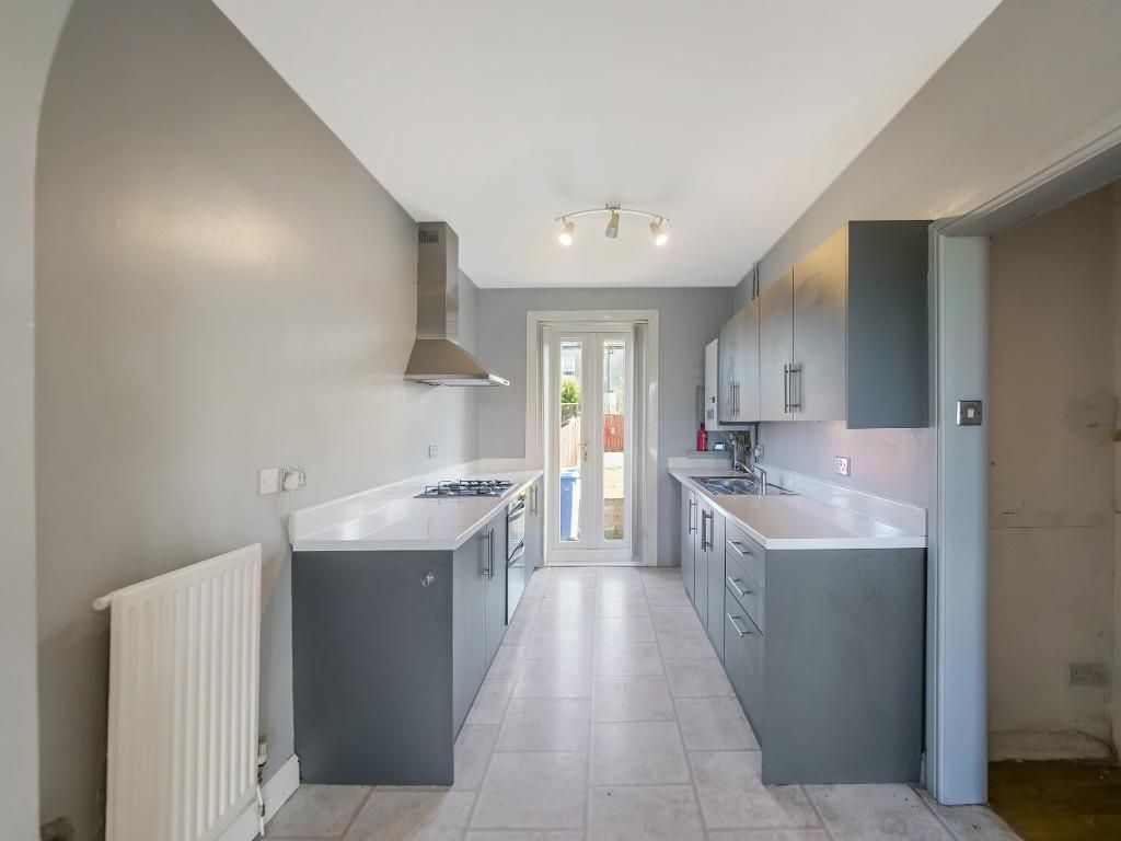 Property photo 3 of 21 Kitchen