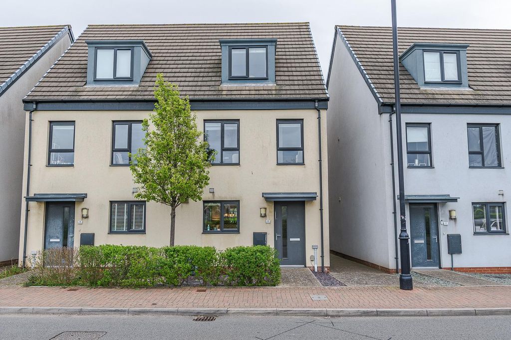 Property photo 1 of 23 Front