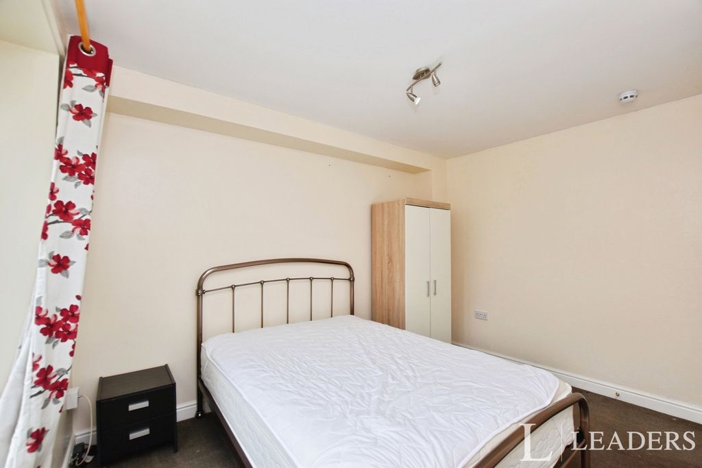 Property photo 3 of 11 Pbox-Img.Jpg