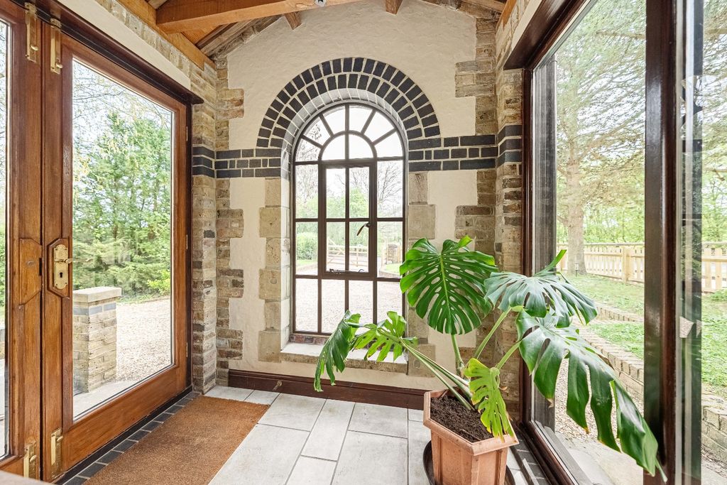 Property photo 2 of 41 3980772