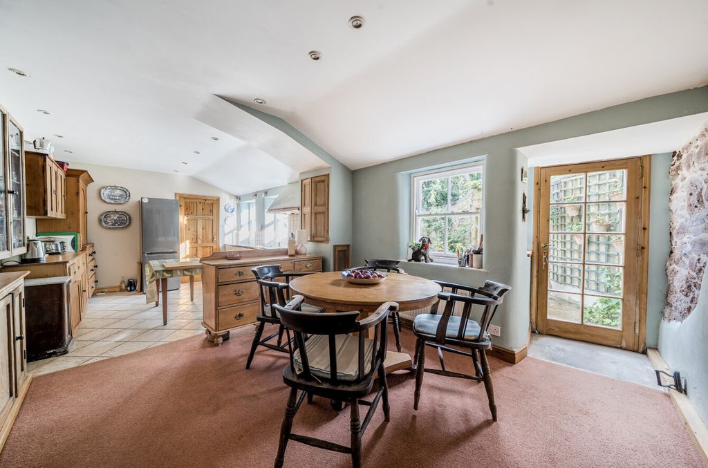 Property photo 2 of 22 1369263-5-68F674d...