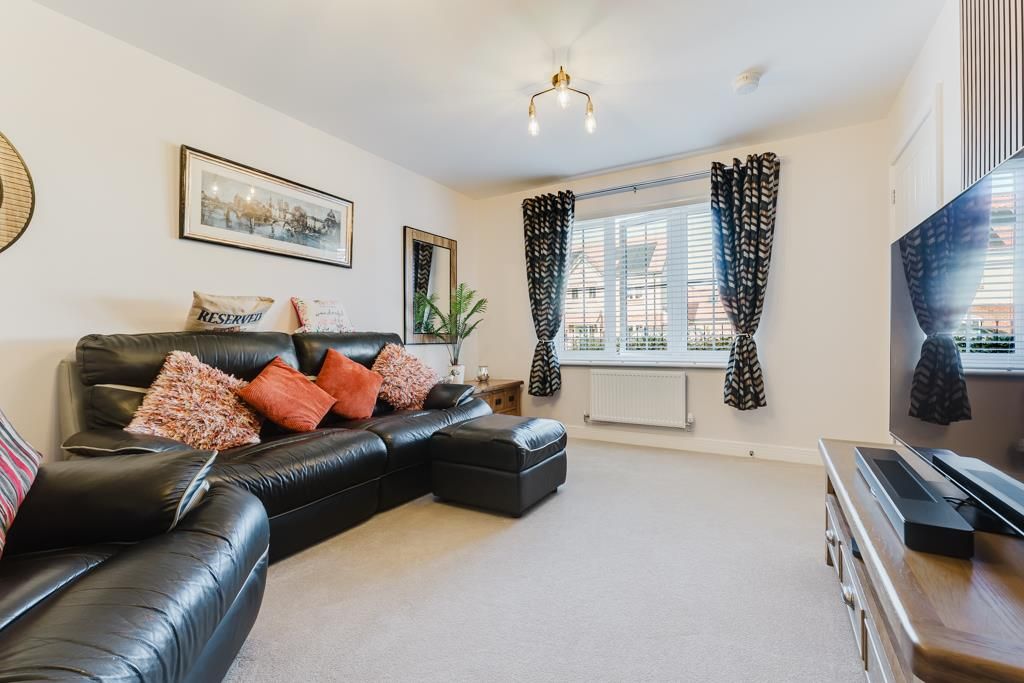 Property photo 2 of 42 89 Sorrel Avenue, Desborough (14 Of 42).Jpg