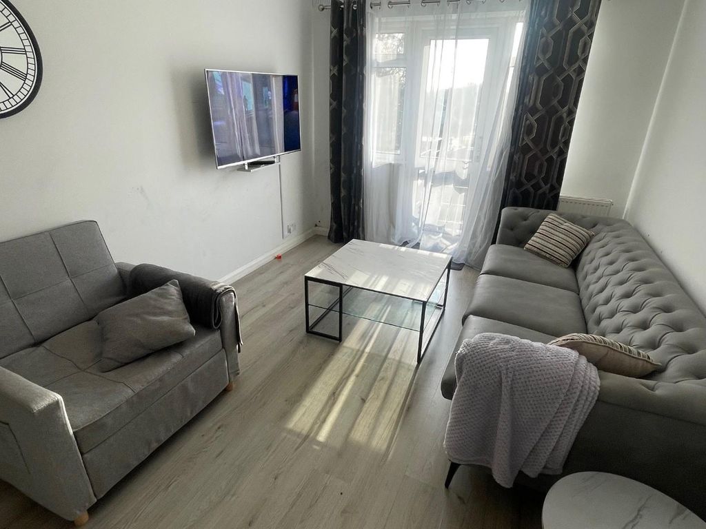 Property photo 3 of 10 Living Room.Jpg