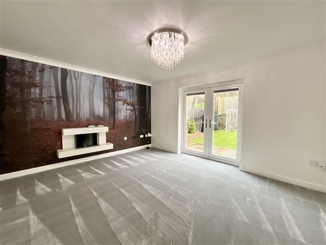 Property photo 3 of 21 Lounge