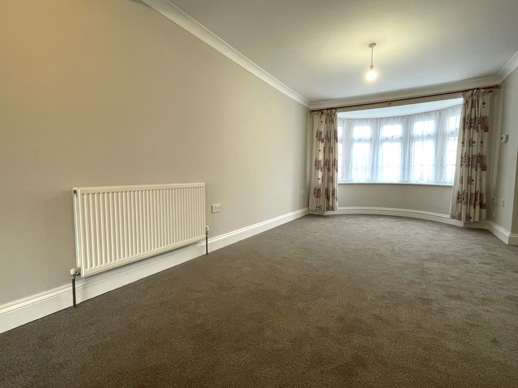 Property photo 3 of 6 Gallery