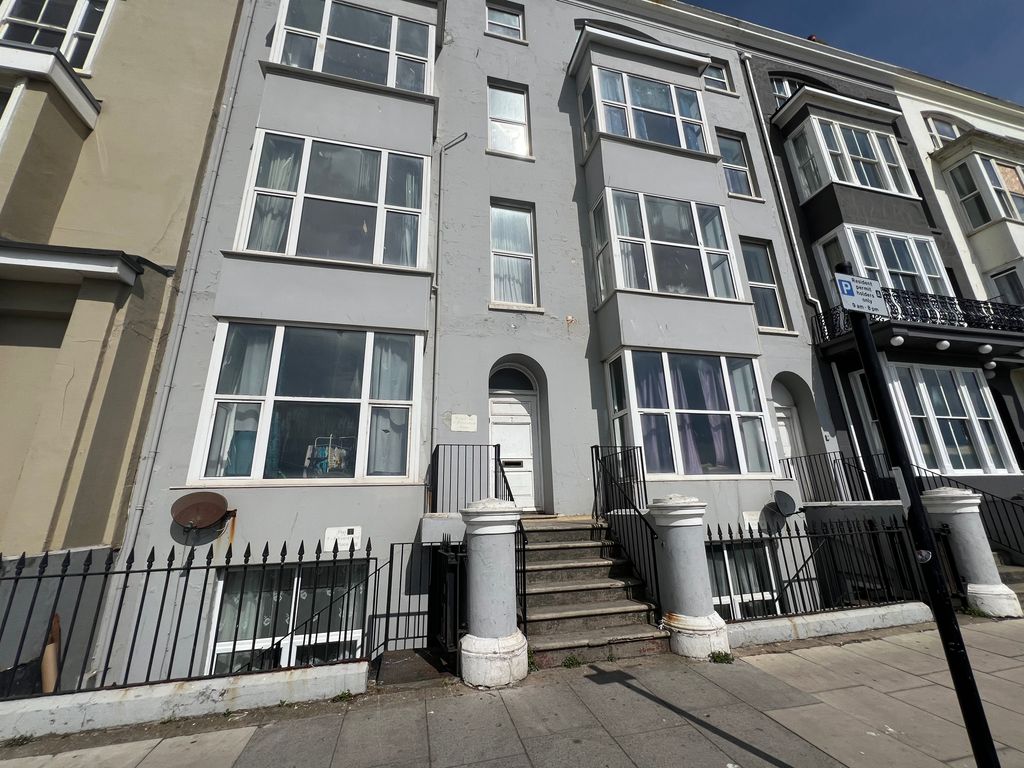 Property photo 1 of 6 Front