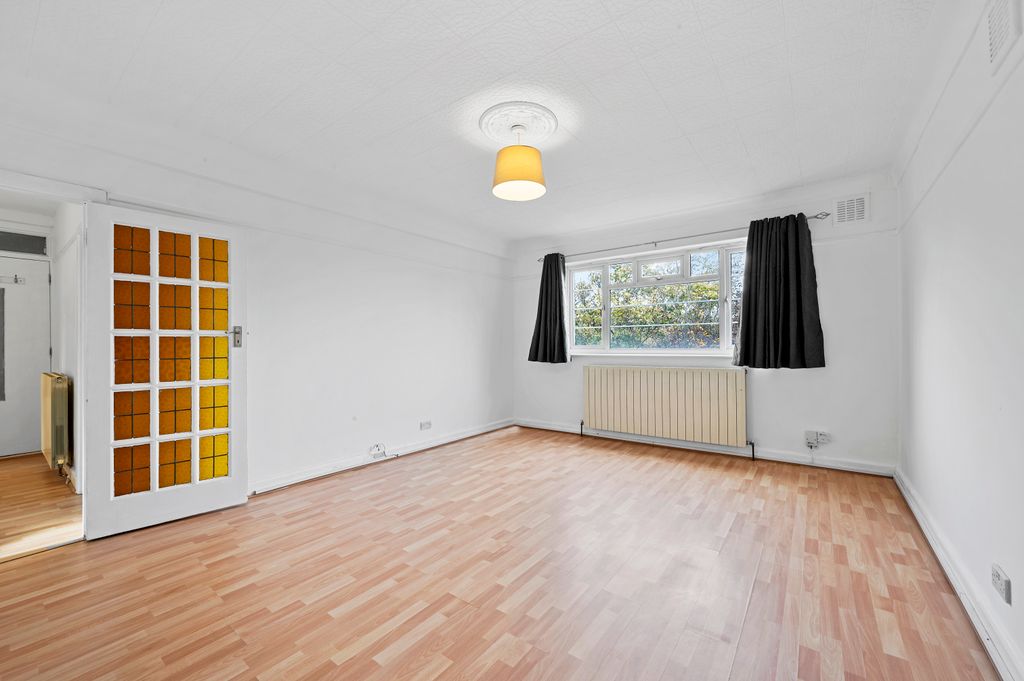 Property photo 3 of 8 Reception Room