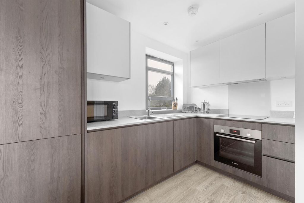 Property photo 1 of 21 Kitchen