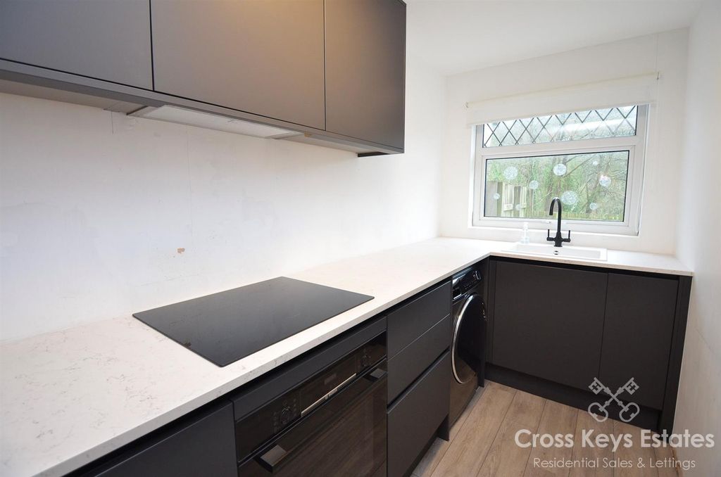 Property photo 2 of 14 Kitchen